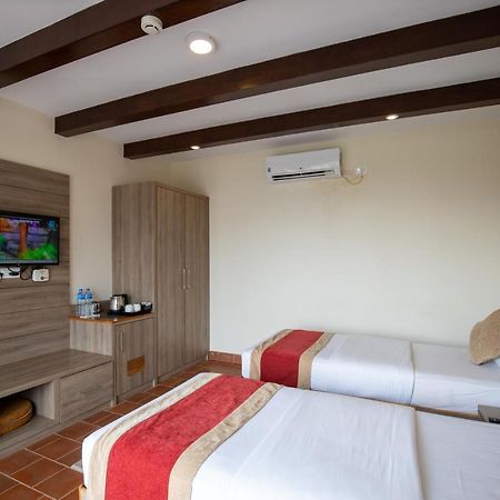 Gateway Himalaya Resort Ghanpokhara エクステリア 写真