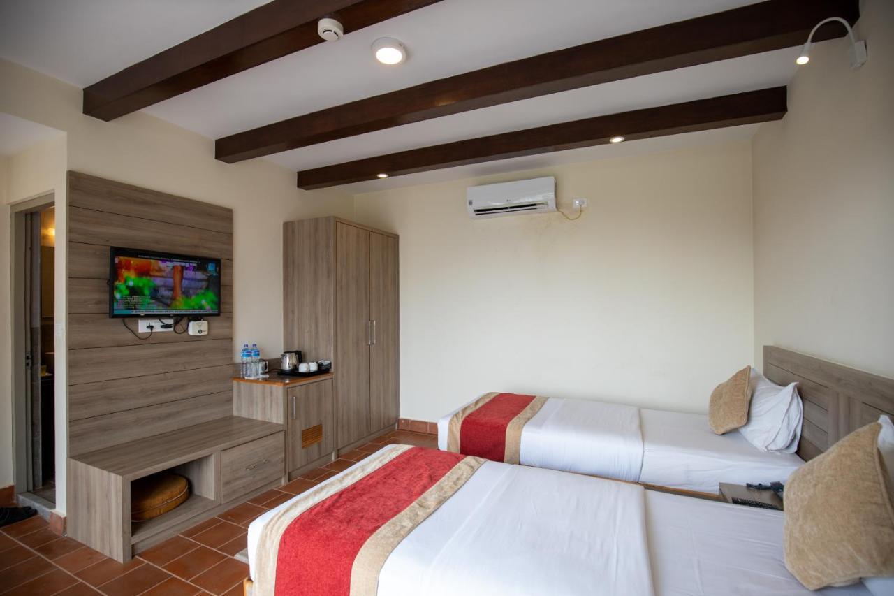 Gateway Himalaya Resort Ghanpokhara エクステリア 写真