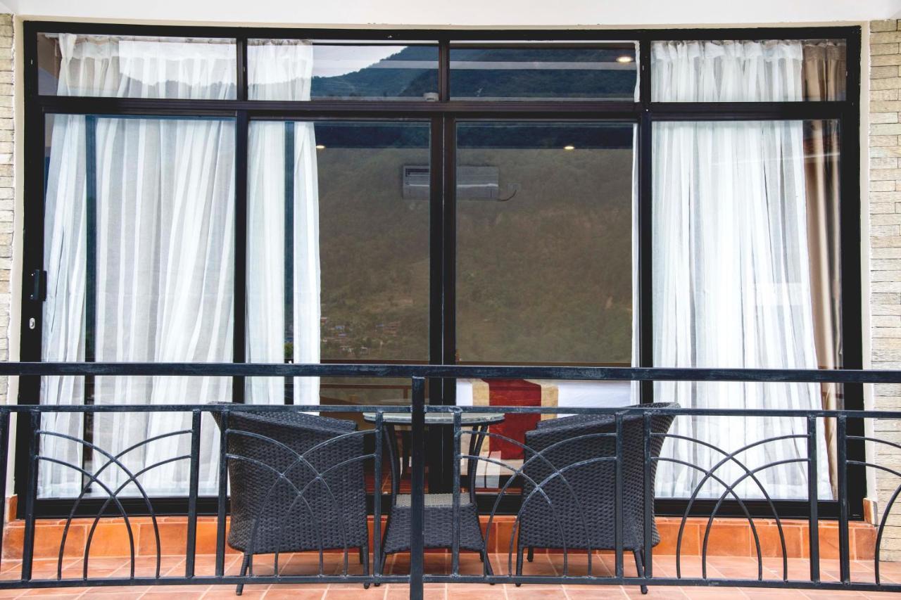 Gateway Himalaya Resort Ghanpokhara エクステリア 写真
