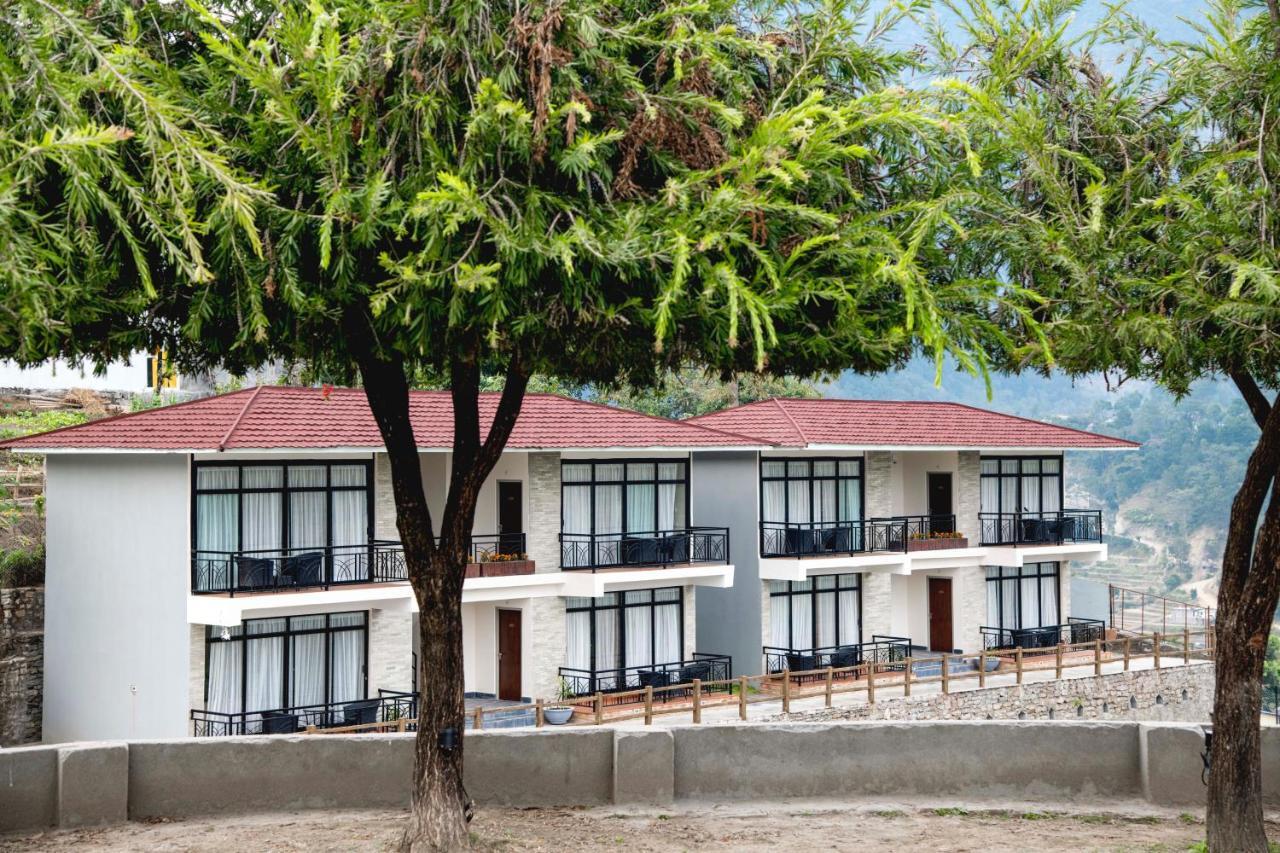 Gateway Himalaya Resort Ghanpokhara エクステリア 写真