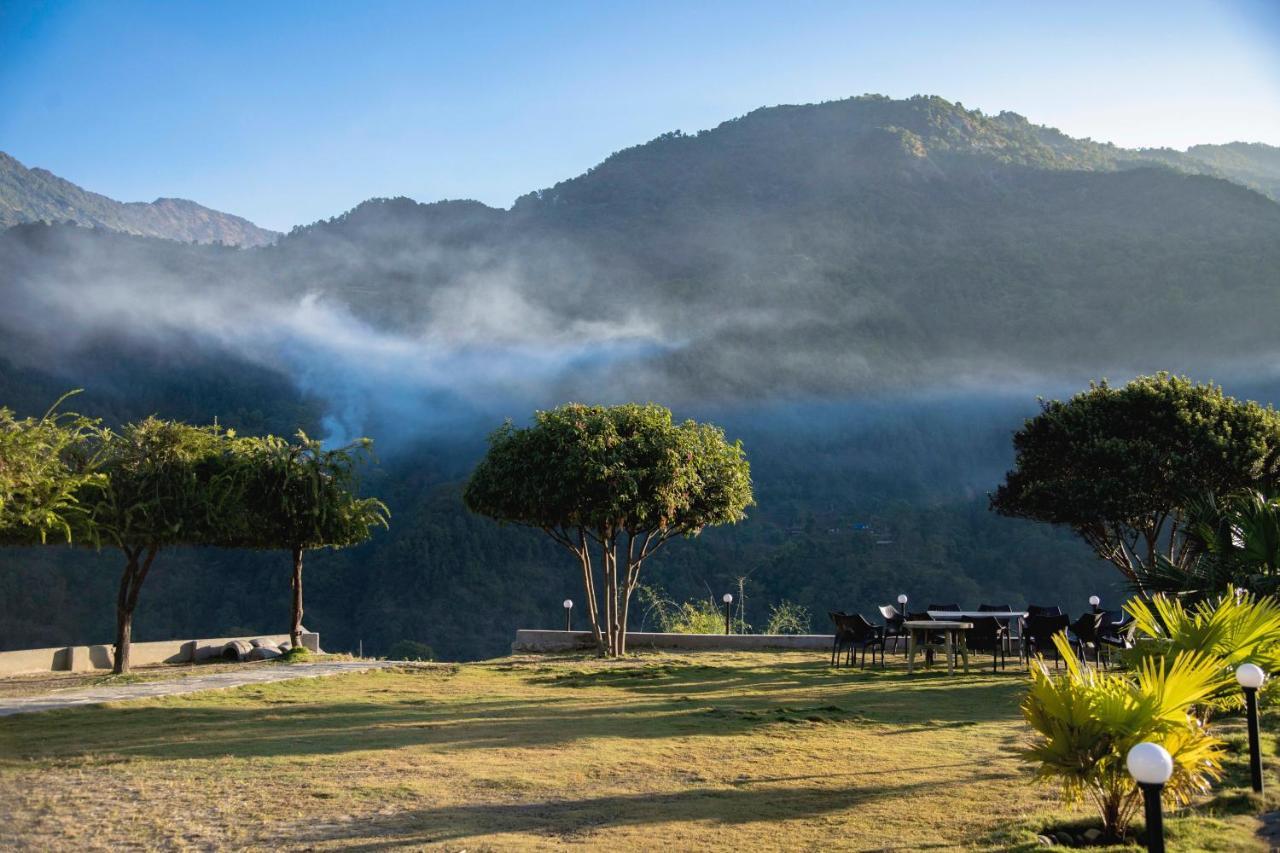Gateway Himalaya Resort Ghanpokhara エクステリア 写真