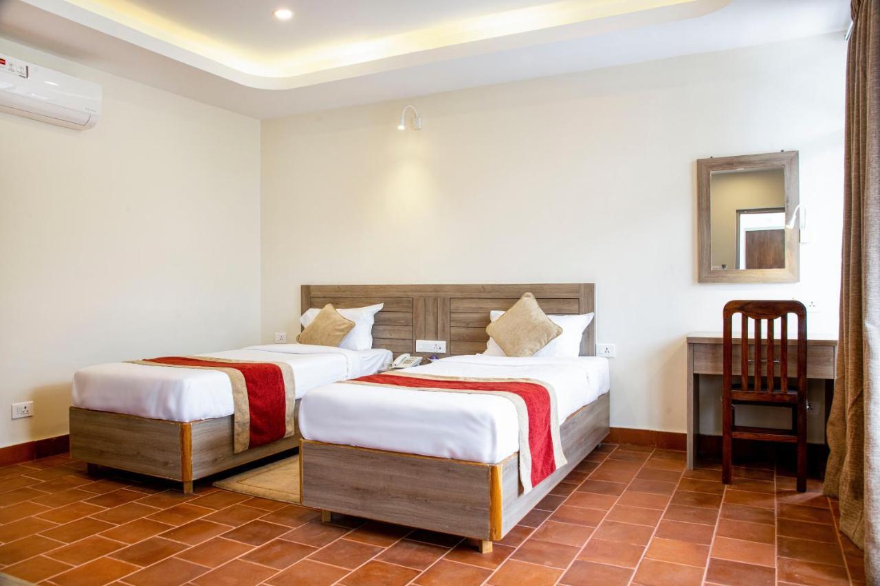 Gateway Himalaya Resort Ghanpokhara エクステリア 写真