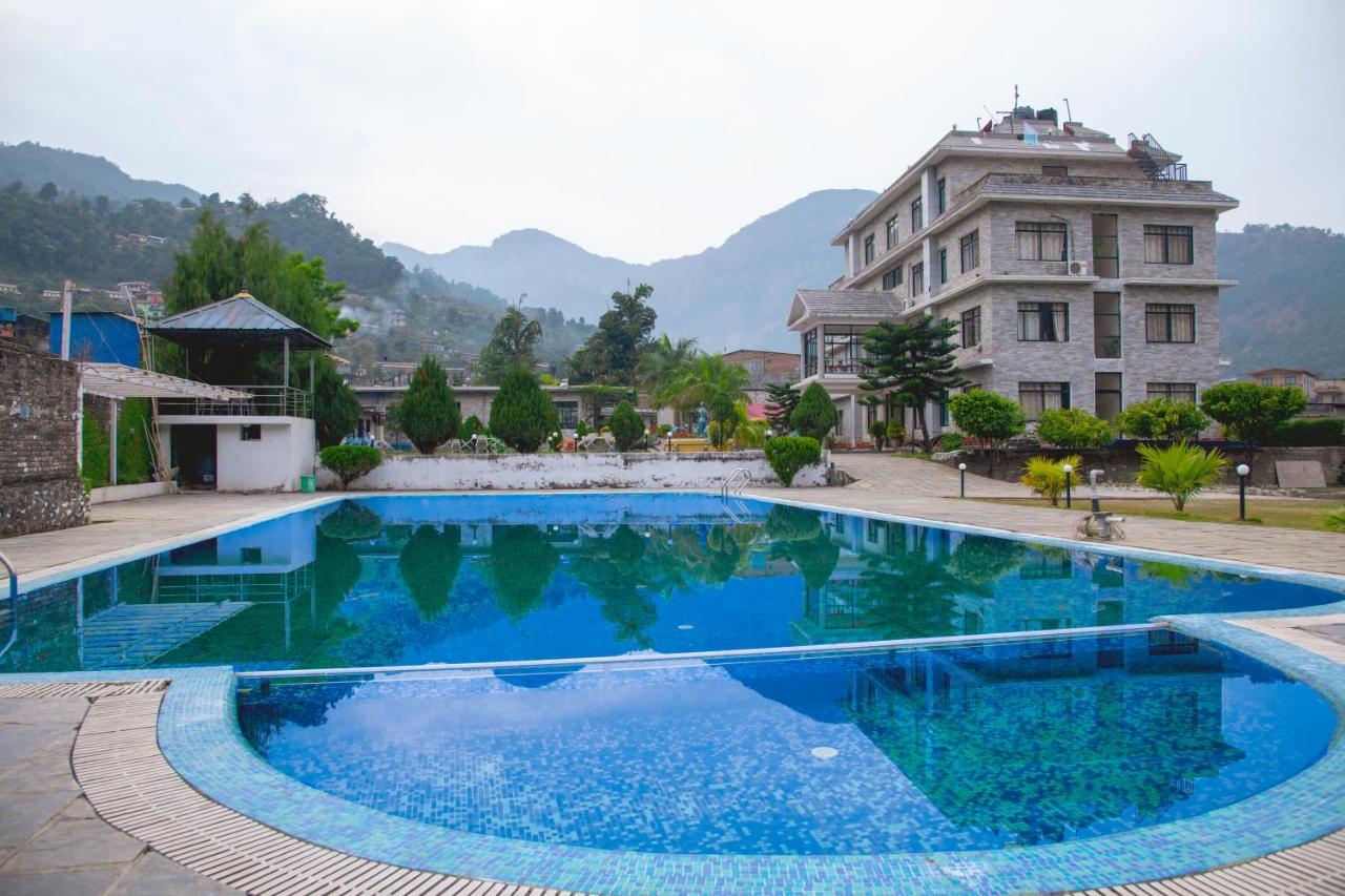 Gateway Himalaya Resort Ghanpokhara エクステリア 写真