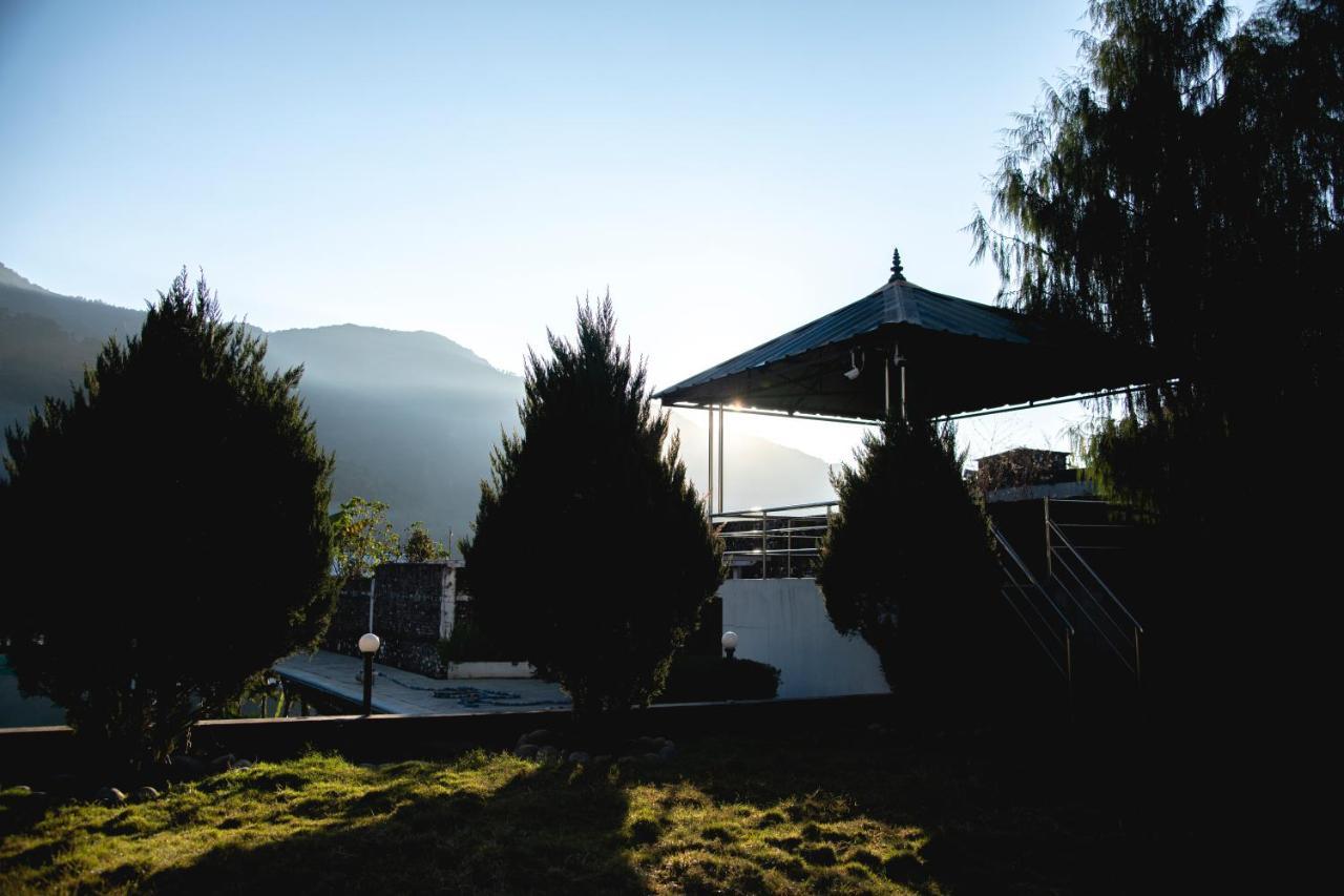 Gateway Himalaya Resort Ghanpokhara エクステリア 写真
