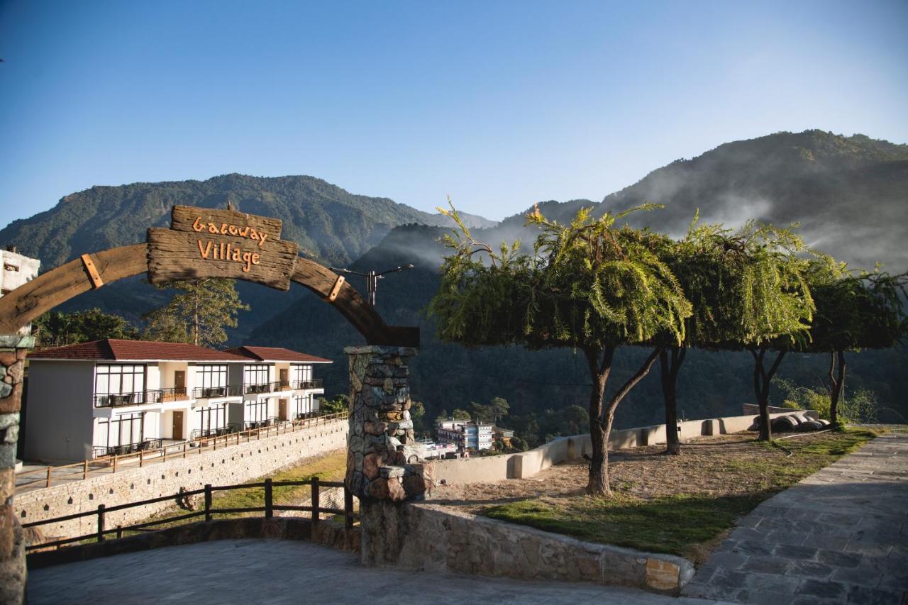 Gateway Himalaya Resort Ghanpokhara エクステリア 写真